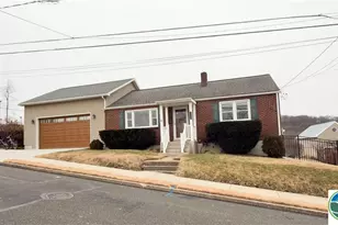 1345 New Jersey Ave, Hellertown Boro, PA 18055 - Photo 3