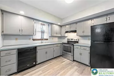 3006 Beddall Street, Slatington Boro, PA 18080 - Photo 9