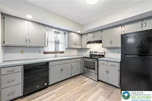 3006 Beddall St, Slatington Boro, PA 18080 - Photo 9