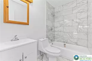 6522 Runnymead Ln, Coolbaugh Twp, PA 18466 - Photo 15