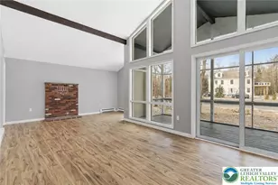 6522 Runnymead Ln, Coolbaugh Twp, PA 18466 - Photo 5