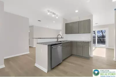 1290 Country Club, Lower Macungie Twp, PA 18106 - Photo 9