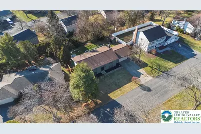 1290 Country Club, Lower Macungie Twp, PA 18106 - Photo 23