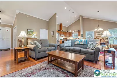 317 Golden Oaks Drive, Kidder Twp N, PA 18661 - Photo 9