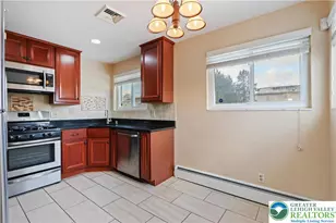 442 Avon St, Palmer Twp, PA 18045 - Photo 7