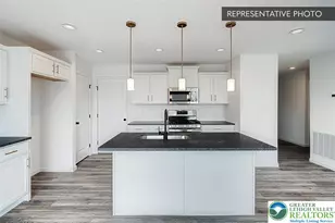 733 Fawn Way, Pennsburg Boro, PA 18073 - Photo 3