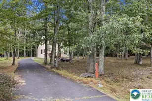 134 Oakenshield Dr, Lehman Twp, PA 18371 - Photo 3