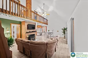 134 Oakenshield Dr, Lehman Twp, PA 18371 - Photo 13