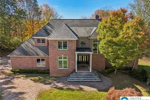 441 Hidden Lake Dr, Middle Smithfield, PA 18302 - Photo 1