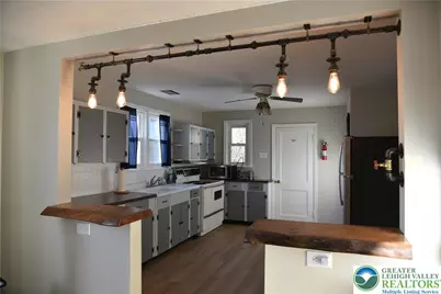 2637 Helen Street, South Whitehall Twp, PA 18104 - Photo 7