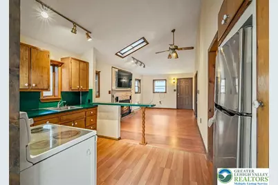 6361 Lakeshore Drive E, Middle Smithfield, PA 18302 - Photo 11