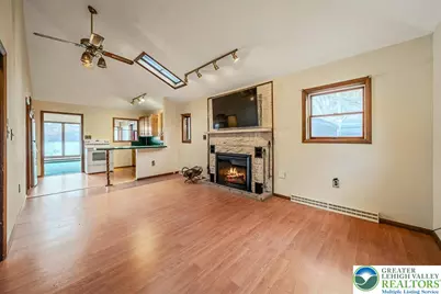 6361 Lakeshore Drive E, Middle Smithfield, PA 18302 - Photo 5