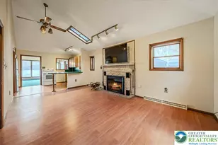 6361 Lakeshore Dr E, Middle Smithfield, PA 18302 - Photo 5