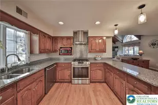 319 W Windsor Rd, Chestnuthill Twp, PA 18353 - Photo 9