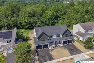 158 Jeffrey Ln, Allen Township, PA 18067 - Photo 3