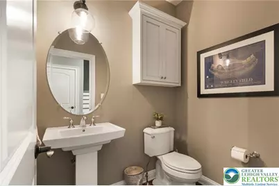 1970 Carriage Knoll Drive, Bethlehem City, PA 18015 - Photo 15