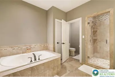 1970 Carriage Knoll Drive, Bethlehem City, PA 18015 - Photo 19