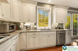 1970 Carriage Knoll Dr, Bethlehem City, PA 18015 - Photo 9