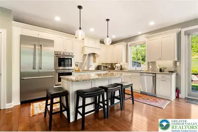 1970 Carriage Knoll Drive, Bethlehem City, PA 18015 - Photo 7