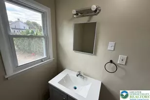 1524 Bushkill St, Wilson, PA 18042 - Photo 13