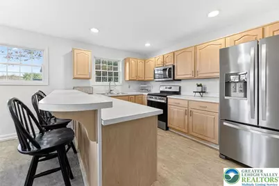 230 Hawthorne Village Court, Middle Smithfield, PA 18302 - Photo 9