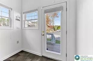 230 Hawthorne Village Ct, Middle Smithfield, PA 18302 - Photo 3