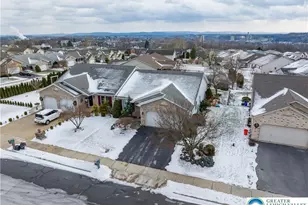 251 W 31st St, Allen Township, PA 18067 - Photo 3