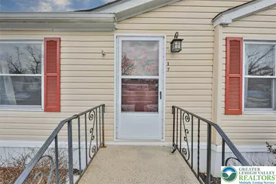 17 Canterbury Court, Forks Twp, PA 18040 - Photo 5