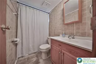 17 Canterbury Ct, Forks Twp, PA 18040 - Photo 39