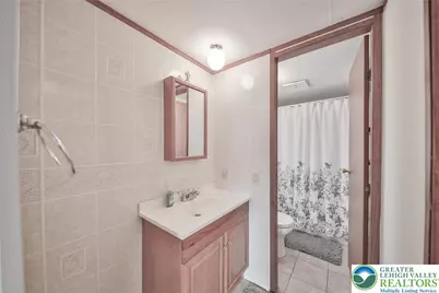 17 Canterbury Court, Forks Twp, PA 18040 - Photo 25