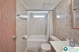 17 Canterbury Ct, Forks Twp, PA 18040 - Photo 41