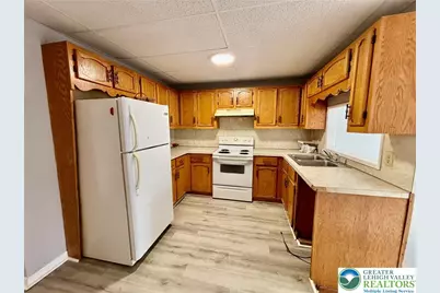 210 W Main Street, Pen Argyl, PA 18072 - Photo 17