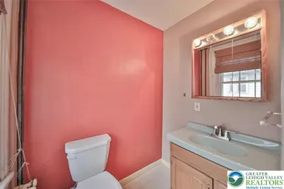 1333 Spring Valley Road, Bethlehem City, PA 18015 - Photo 21