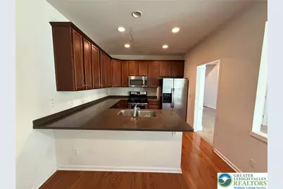 1805 Hemming Way, South Whitehall Twp, PA 18069 - Photo 3