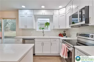 7685 Bryn Dr, Lower Milford Township, PA 18036 - Photo 9