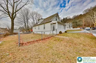 1138 Loxley Ln, Salisbury Township, PA 18103 - Photo 3