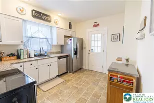 2732 Oregon St, Palmer Twp, PA 18045 - Photo 5