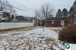 325 E Walnut St, Hellertown Boro, PA 18055 - Photo 9