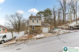 22 Warren St, Fountain Hill Boro, PA 18015 - Photo 3