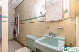 28 N Greenwood St, Tamaqua, PA 18252 - Photo 9