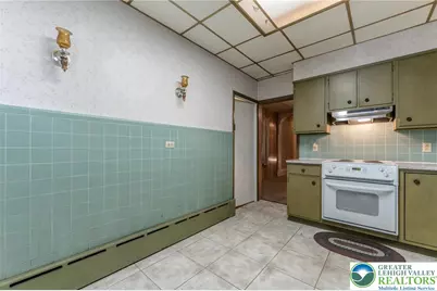 28 N Greenwood Street, Tamaqua Boro, PA 18252 - Photo 21