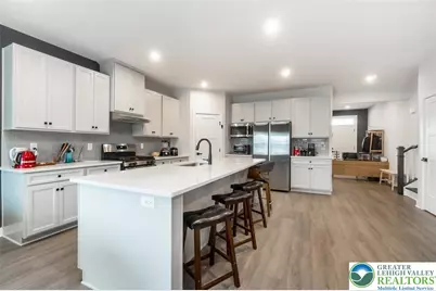 820 Hendon Lane, North Catasauqua Bor, PA 18032 - Photo 13