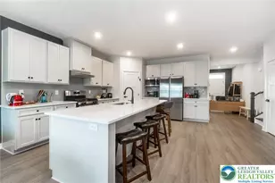 820 Hendon Ln, North Catasauqua Bor, PA 18032 - Photo 13