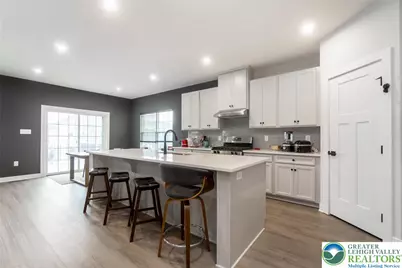 820 Hendon Lane, North Catasauqua Bor, PA 18032 - Photo 11