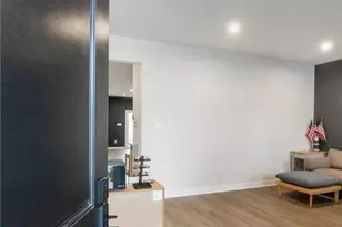 820 Hendon Ln, North Catasauqua Bor, PA 18032 - Photo 9