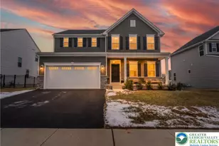 820 Hendon Ln, North Catasauqua Bor, PA 18032 - Photo 3