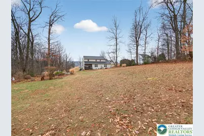 7733 Harbor Court, Washington Township, PA 18080 - Photo 11