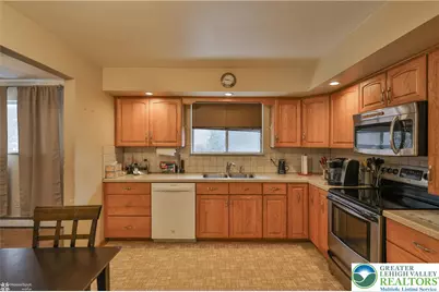 209 N Fairview Street, Nazareth Boro, PA 18064 - Photo 31