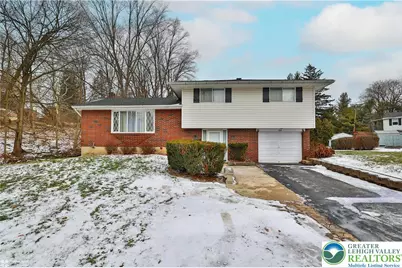 209 N Fairview Street, Nazareth Boro, PA 18064 - Photo 3