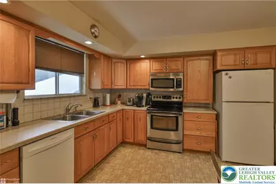 209 N Fairview Street, Nazareth Boro, PA 18064 - Photo 29